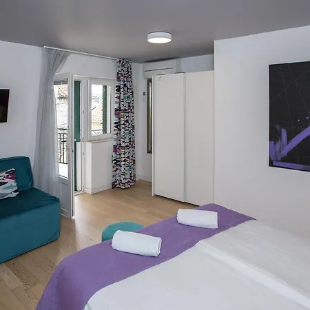 Pansion Kamenar 2 Primošten