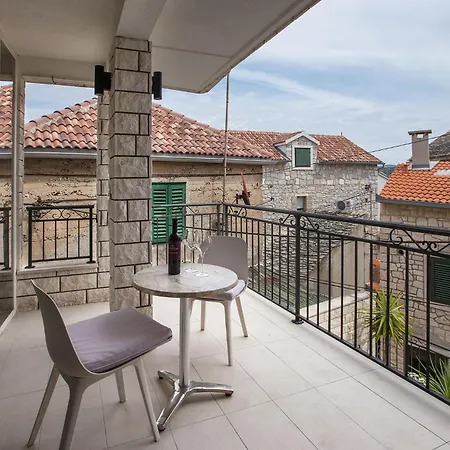 Pansion Kamenar 2 Primošten