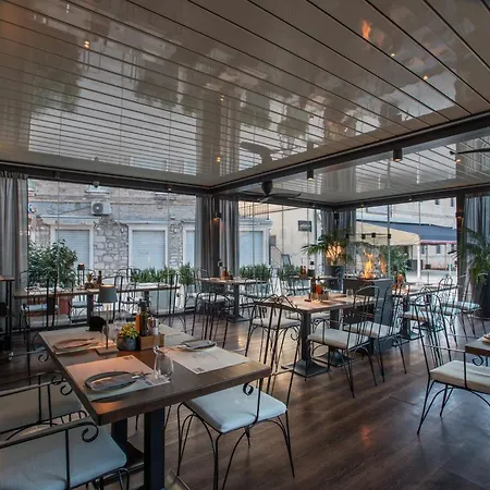 Pansion Kamenar 2 3* Primošten