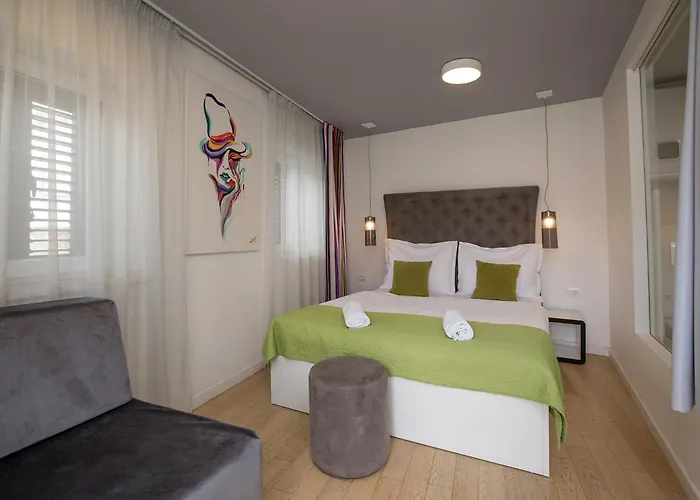 Pansion Kamenar 2 Primošten