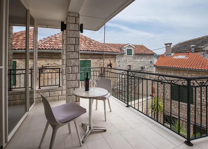 Pansion Kamenar 2 Primošten